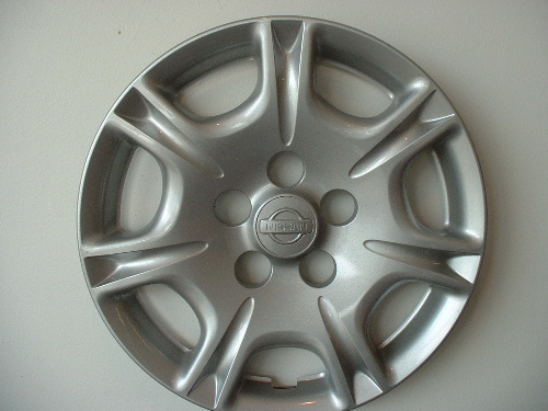 Silver Nissan Maxima 2000-2001 Hubcap Genuine OEM 53064 Factory Wheel Cover 