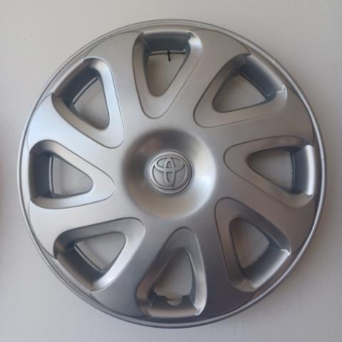 thumbnail image 2 of 4-Pack Auto Reflections 14" Silver Hubcaps For 2000-2002 Toyota Corolla – Push-On Style (ARFH273) 2 of 5